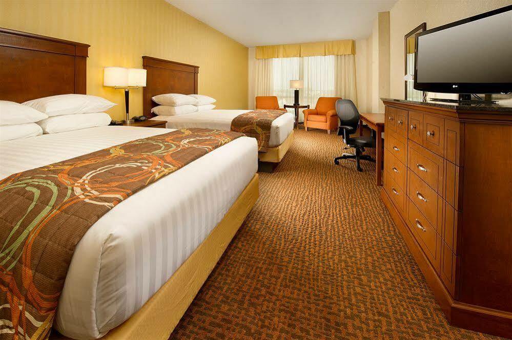Drury Inn & Suites St. Louis Brentwood Exteriör bild